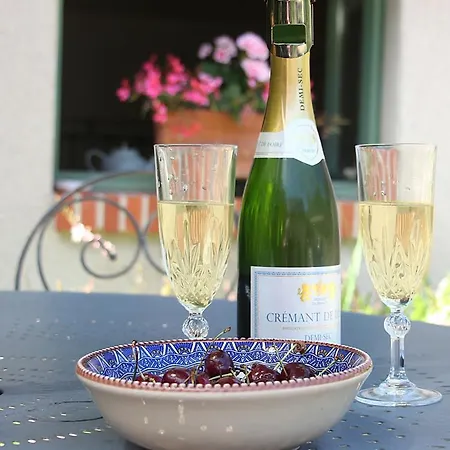 Le Logis Du Pressoir Chambre D'hotes Bed & Breakfast In Beautiful 18th Century Estate In The Heart Of The Loire Valley With Heated Pool And Extensive Grounds