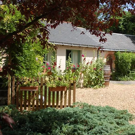 Le Logis Du Pressoir Chambre D'hotes Bed & Breakfast In Beautiful 18th Century Estate In The Heart Of The Loire Valley With Heated Pool And Extensive Grounds 4*